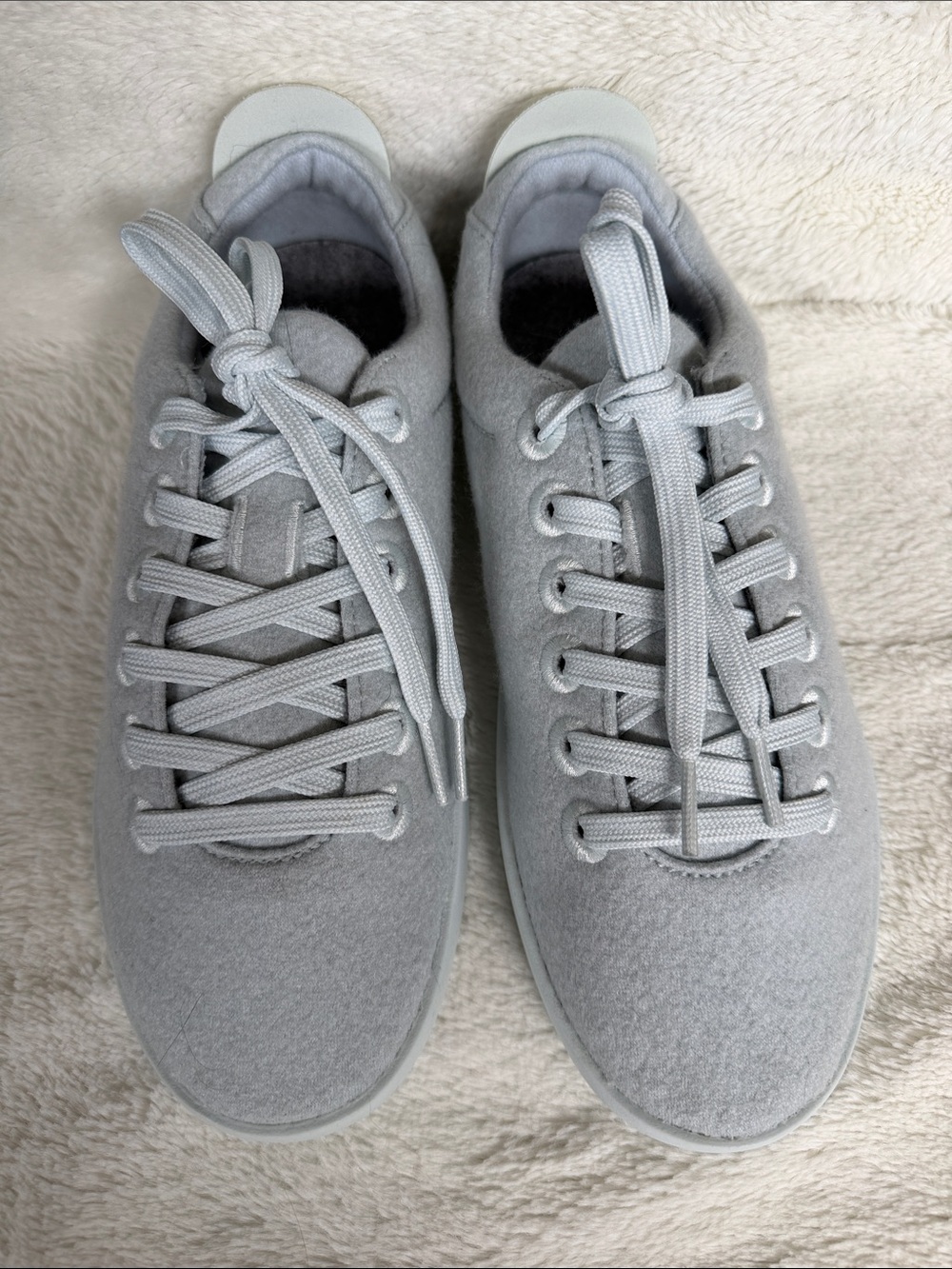 allbirds Women’s (size 8) Wool Cruiser — Ice Blue